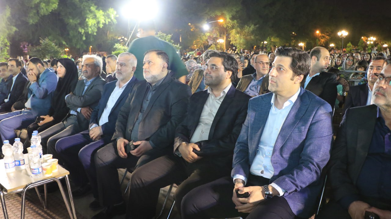 به همت شهرداری و شورای اسلامی لاهیجان پایتخت چای ایران  میزبان جشنواره چای بود 