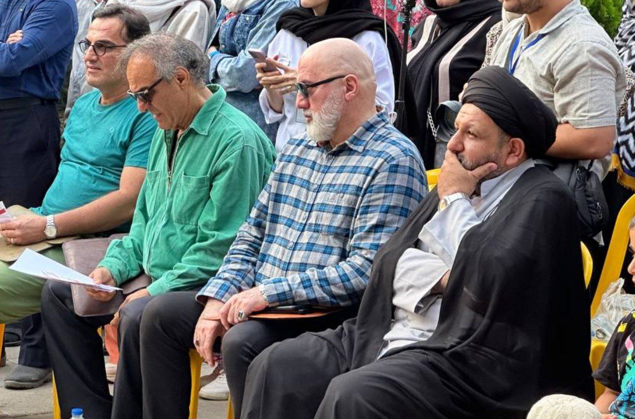 امام جمعه لاهیجان به تماشای جشنواره تئاتر خیابانی شهروند رفتند 