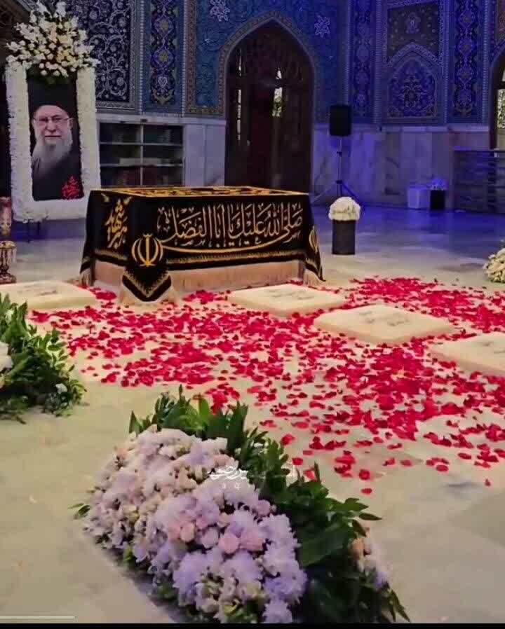 صحنه گردان علم خداست .