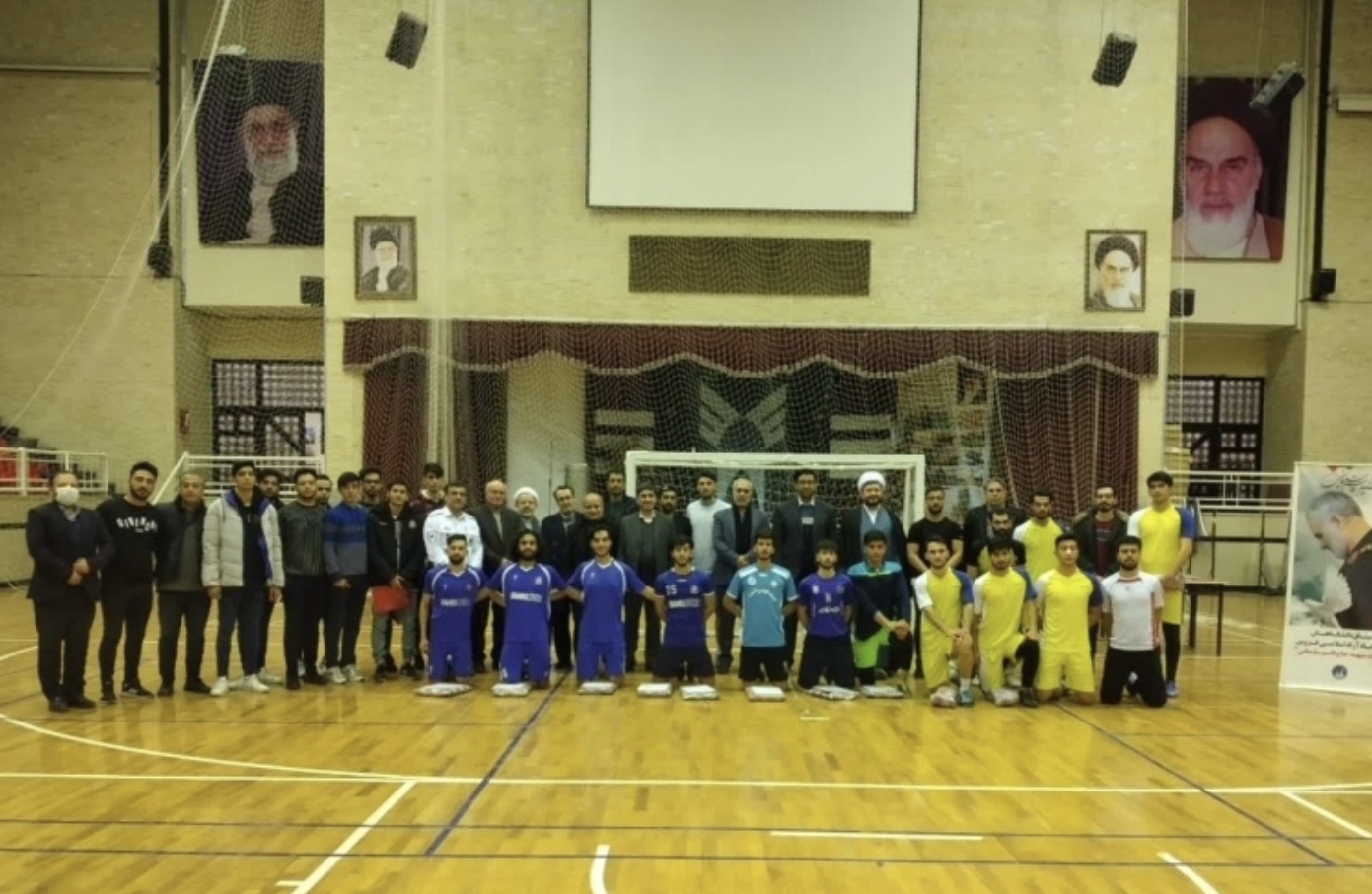 به همت کانون دانشجویی نشاط فرهنگی در دانشگاه آزاد اسلامی قزوین صورت گرفت؛ برگزاری مسابقات فوتسال دانشجویان به مناسبت گرامی داشت سالگرد شهادت سردار سپهبد حاج قاسم سلیمانی
