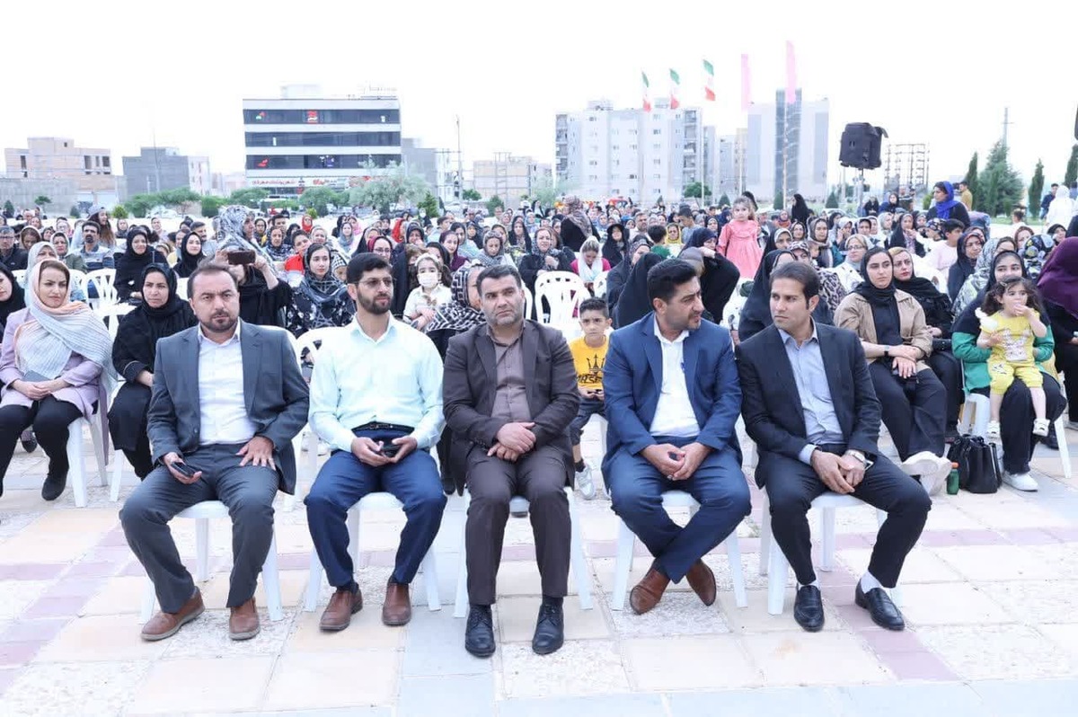 باحضور بخشدار محمدیه صورت گرفت؛ جشنواره غذای اقوام ایرانی و بازی های بومی محلی در مهرگان